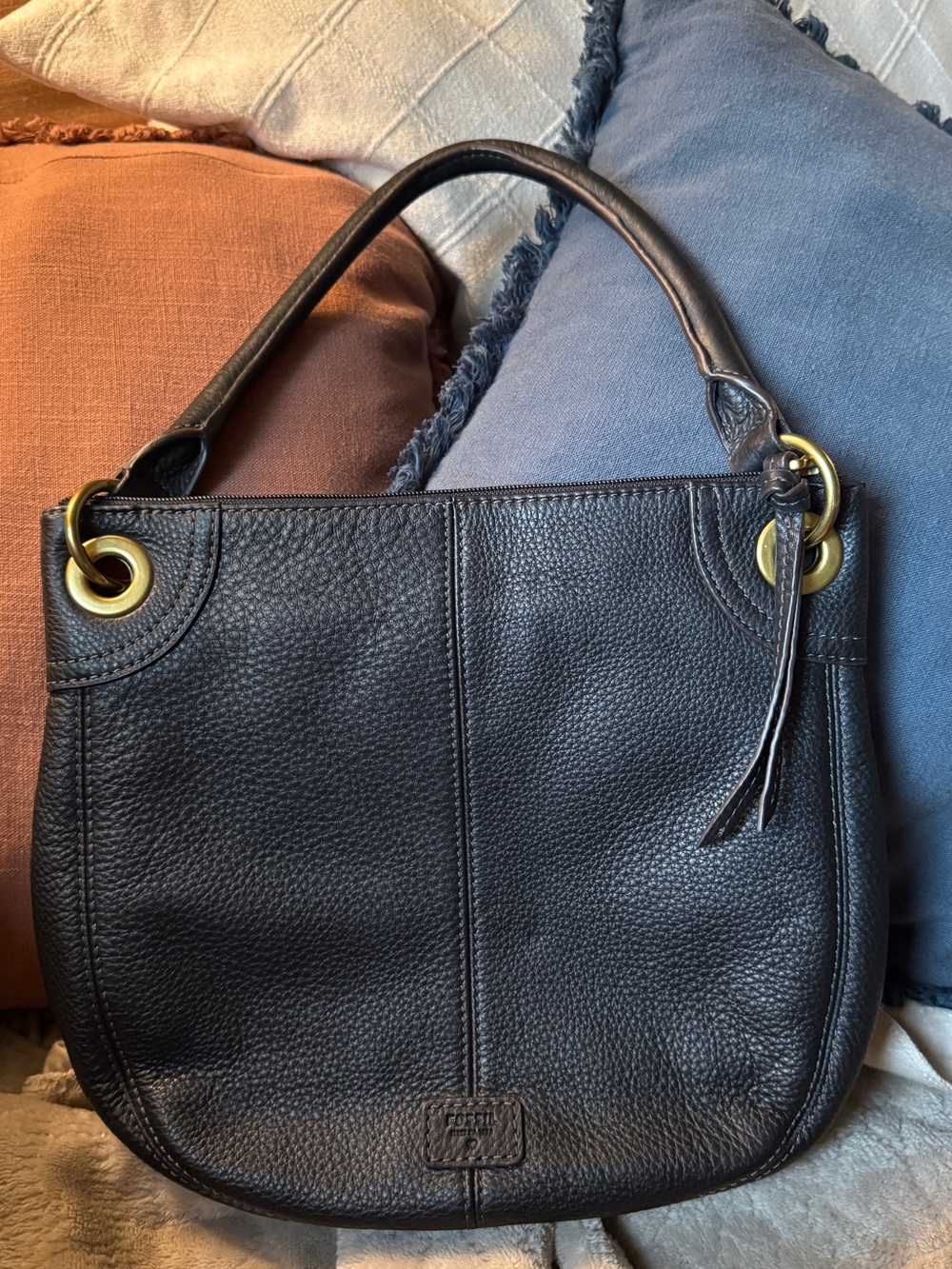 Fossil Black Pebbled Leather Shoulder Bag with Gold Hardware - Picture 3 of 5